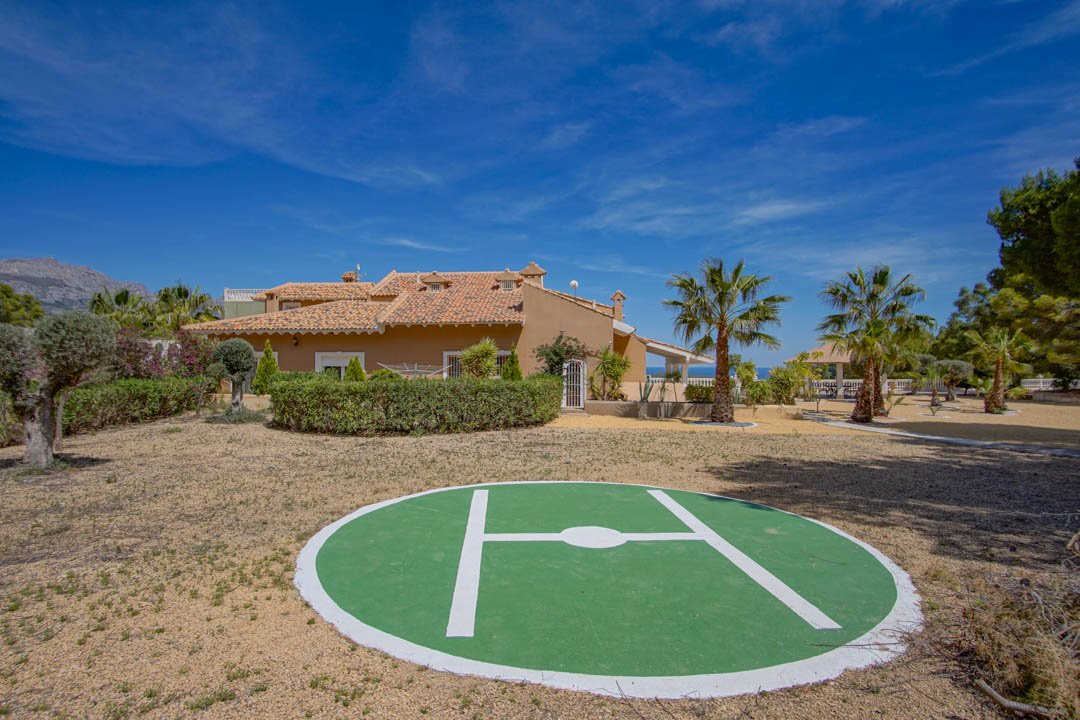 7058NUC Wunderschönes, großes, renoviertes mediterranes Landhaus in La Nucia zu verkaufen