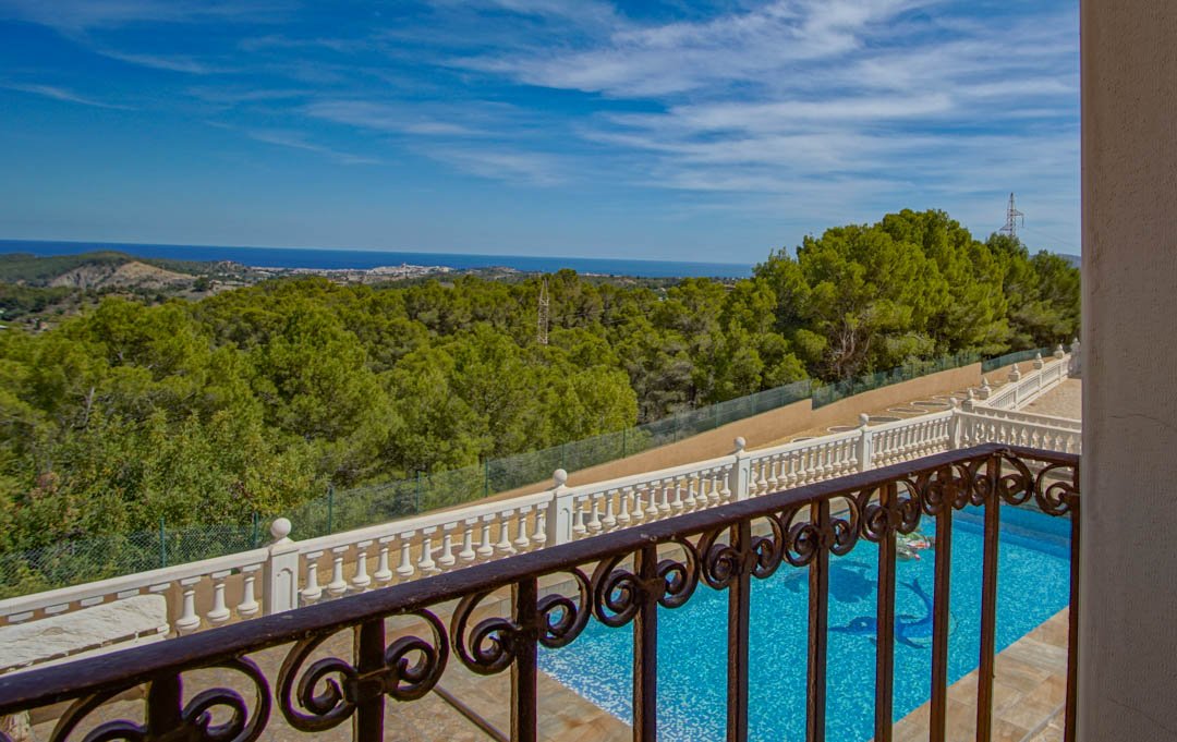 7058NUC Wunderschönes, großes, renoviertes mediterranes Landhaus in La Nucia zu verkaufen