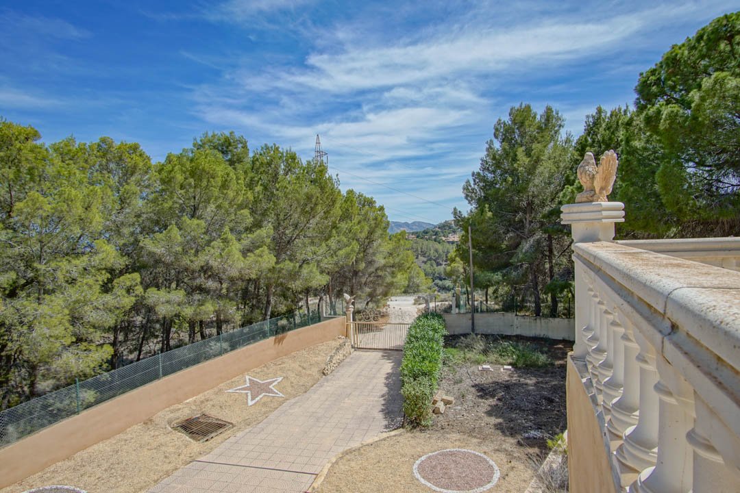 7058NUC Wunderschönes, großes, renoviertes mediterranes Landhaus in La Nucia zu verkaufen