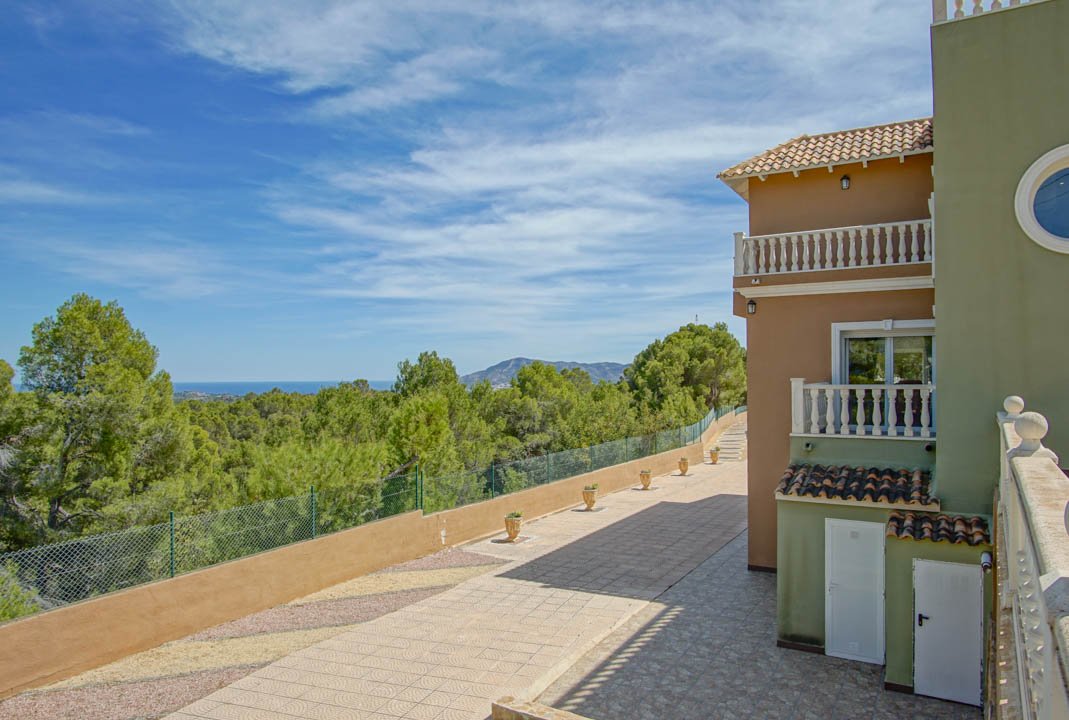 7058NUC Wunderschönes, großes, renoviertes mediterranes Landhaus in La Nucia zu verkaufen
