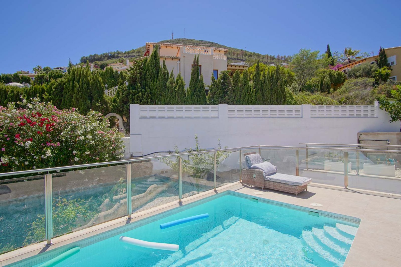 4411BELL Moderne Villa mit Meerblick zum Verkauf in Cumbre del Sol