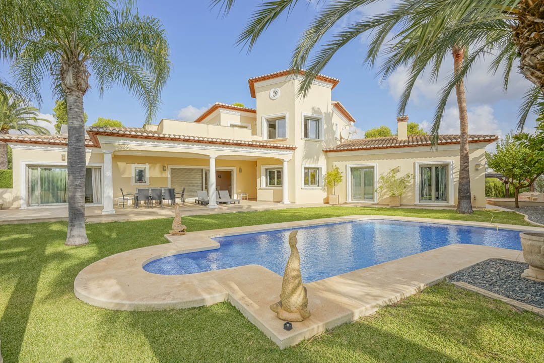 6054BEN Traditionelle spanische Villa zum Verkauf in Benissa 