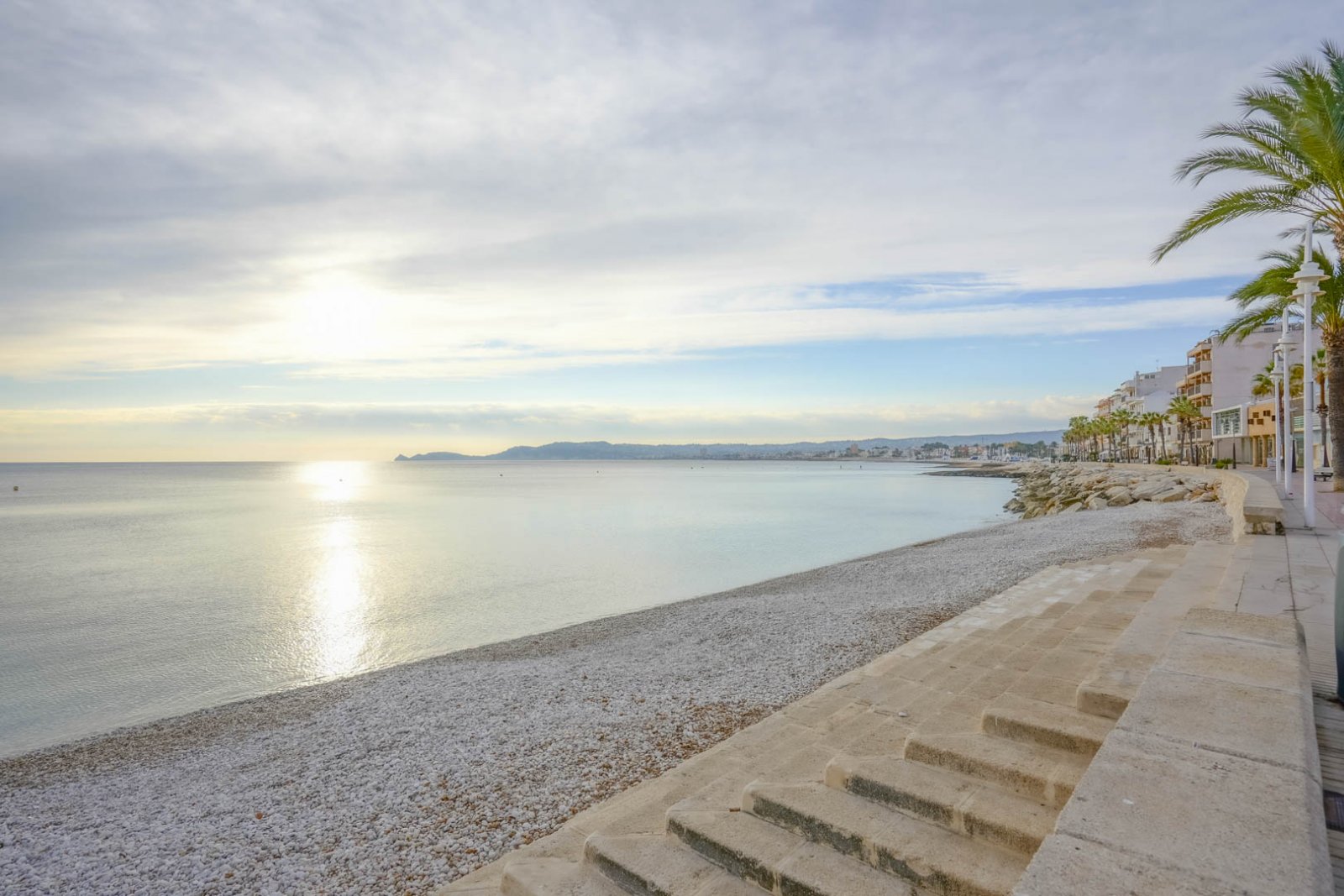2091JAV Moderne Villa mit 4 Schlafzimmern und Meerblick in Javea