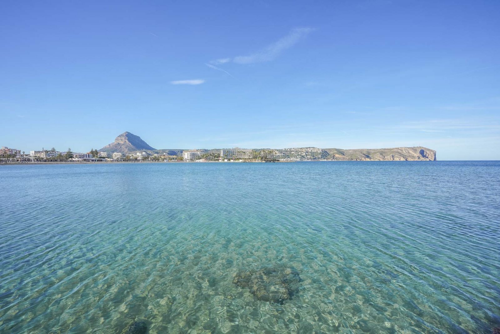 2091JAV Moderne Villa mit 4 Schlafzimmern und Meerblick in Javea