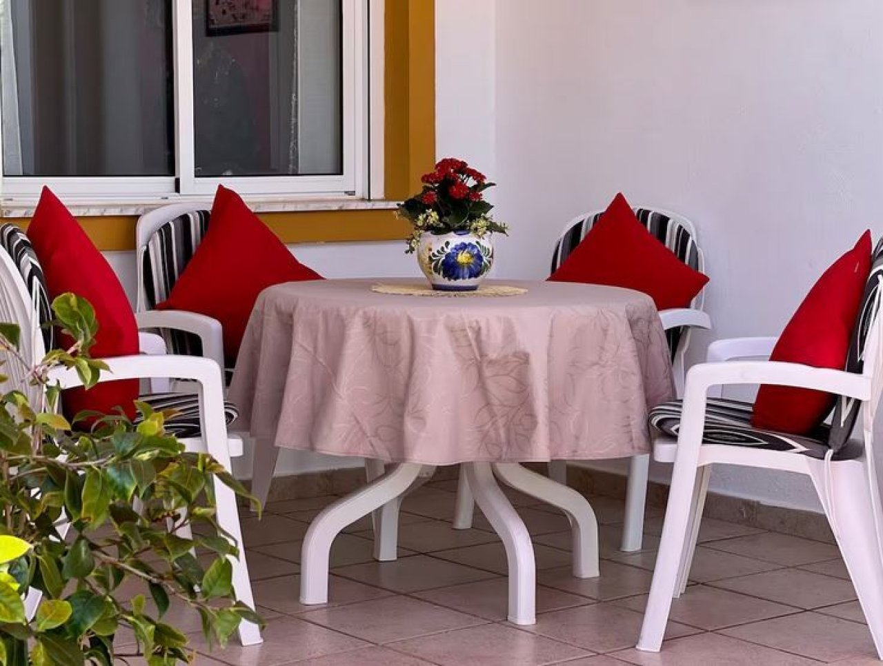 Terrasse im EG Terrasse im EG