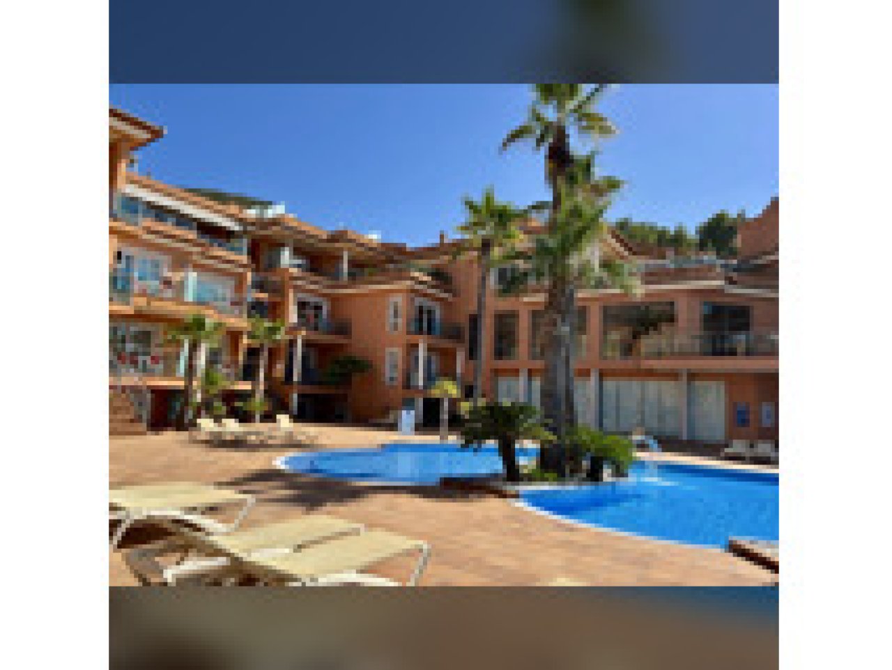 Terrassenbereich mit Pool Terrassenbereich mit Pool